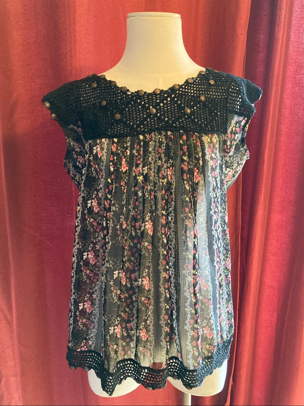 Hazel blouse , Size Large